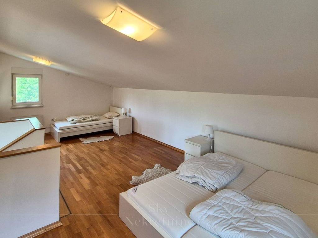 Samostojeća kuća, Prodaja, Duga resa, Zvečaj