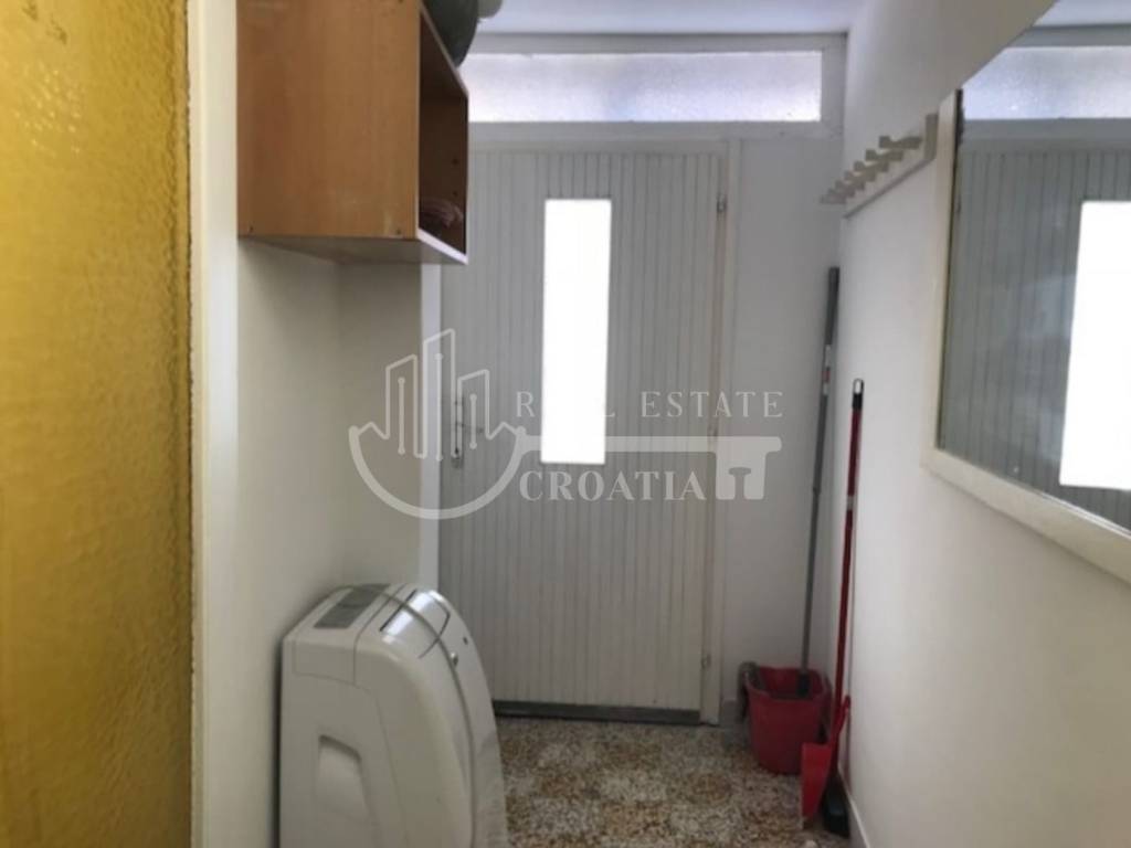 Stan u kući, prodaja, Šibenik,Crnica