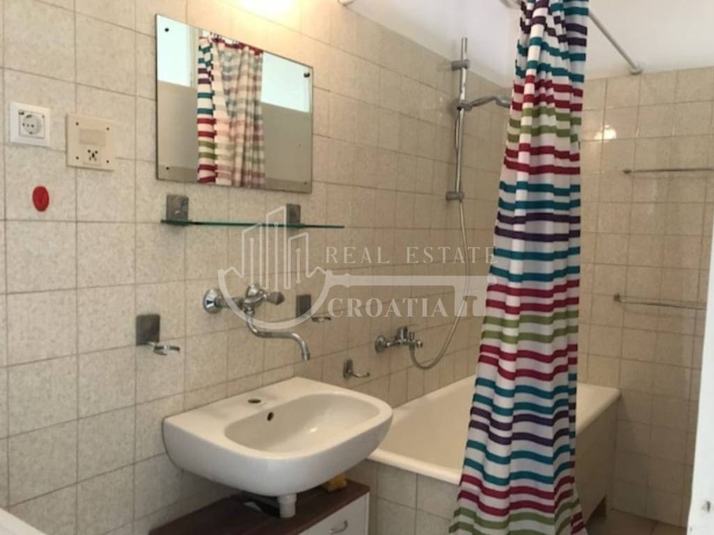 Stan u kući, prodaja, Šibenik,Crnica