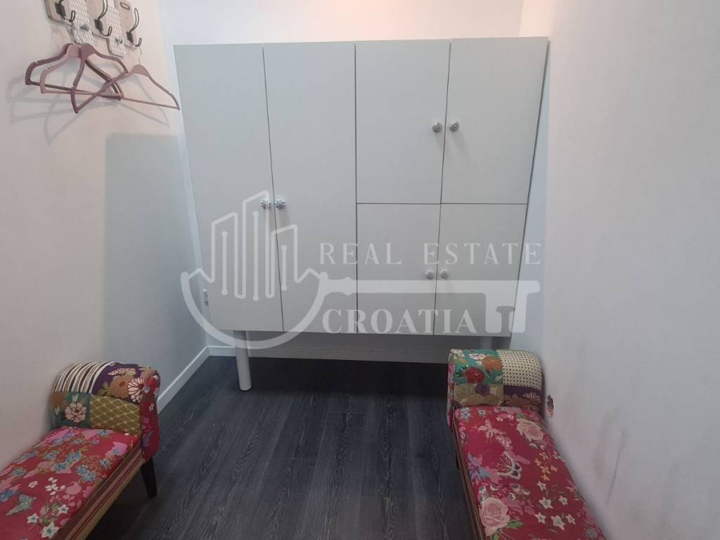 Poslovna zgrada, prodaja, Zagreb,Prečko