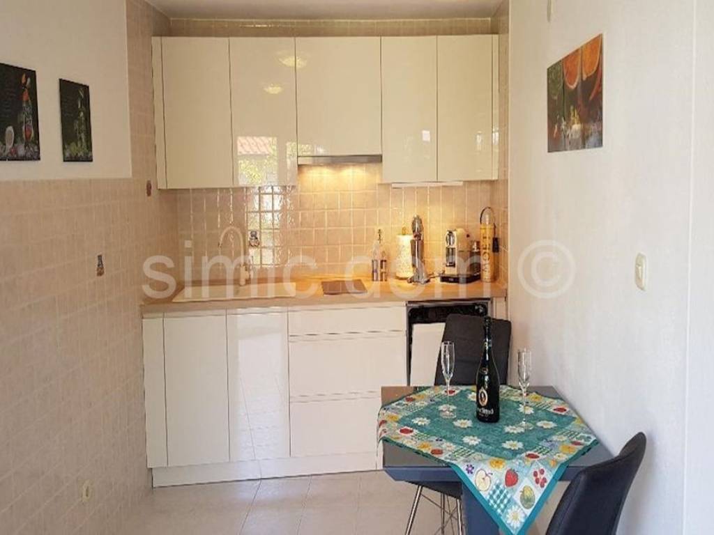 Apartmanska kuća, Prodaja, Supetar, Splitska