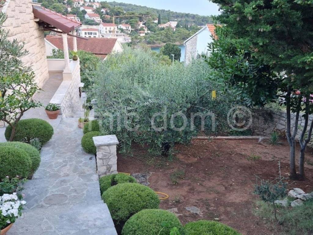 Apartmanska kuća, Prodaja, Supetar, Splitska