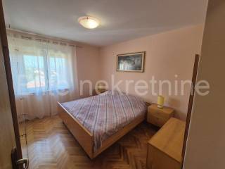 Stan u zgradi, Najam, Rijeka, Istok