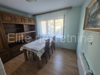 Stan u zgradi, Najam, Rijeka, Istok