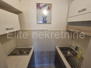 Stan u zgradi, Najam, Rijeka, Istok