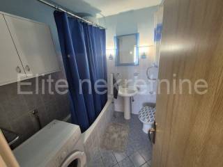 Stan u zgradi, Najam, Rijeka, Istok