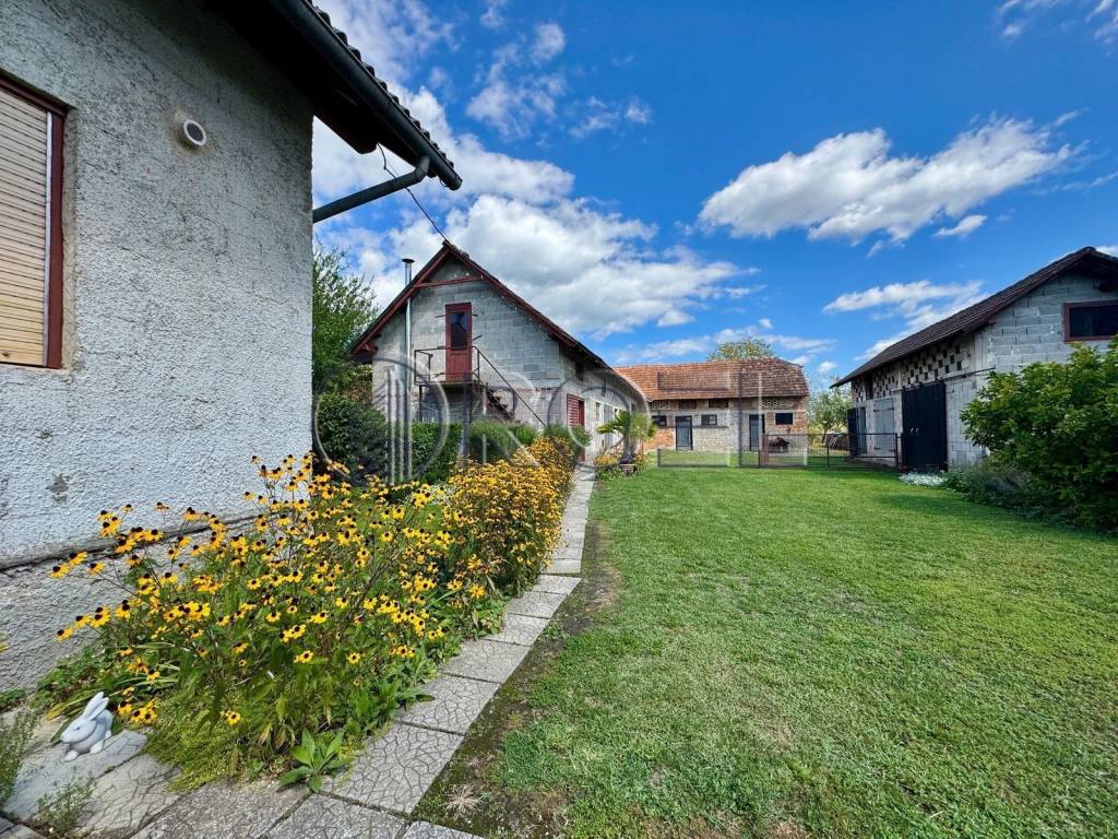 Samostojeća kuća, Prodaja, Jastrebarsko - Okolica, Donji Desinec