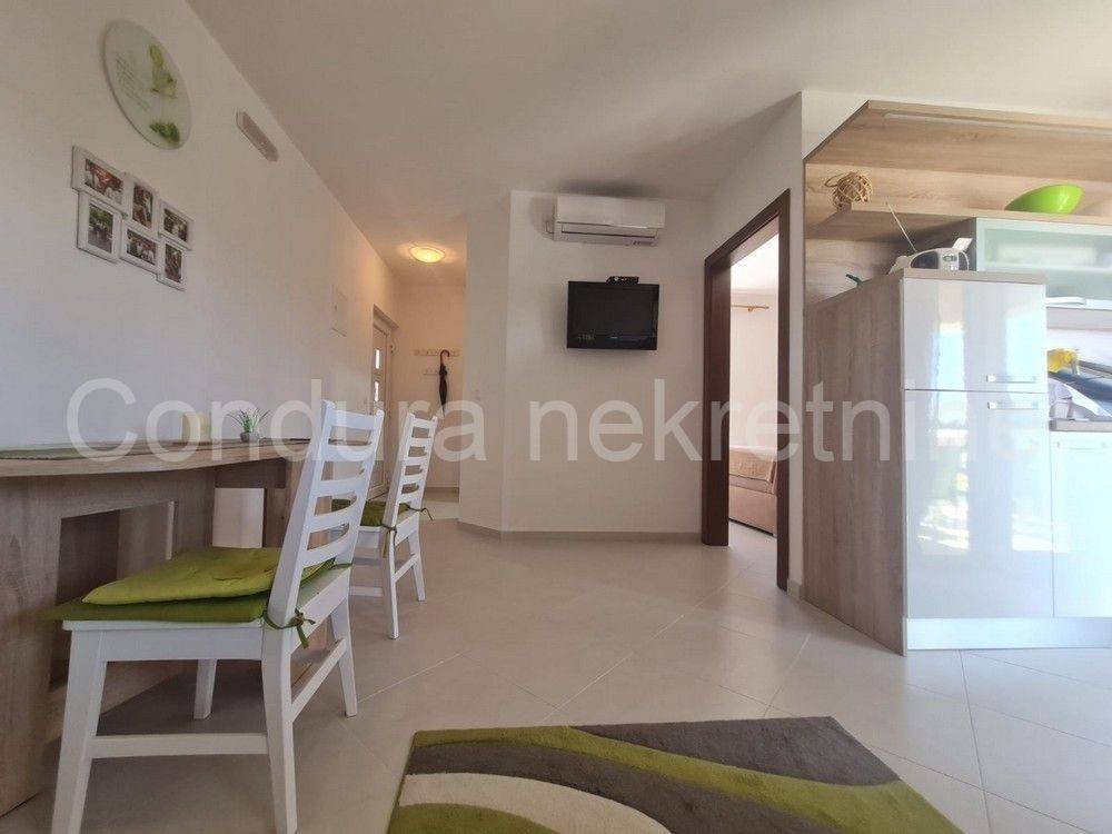Apartman na moru, Prodaja, Vir, Vir