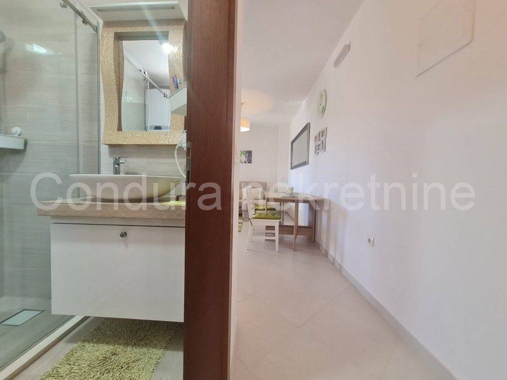 Apartman na moru, Prodaja, Vir, Vir