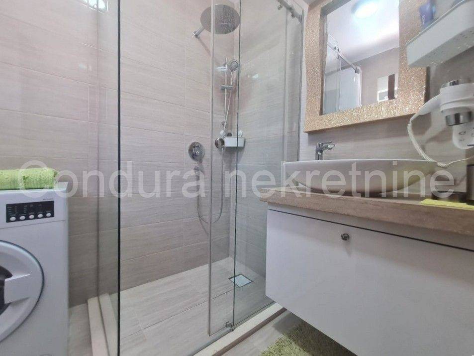 Apartman na moru, Prodaja, Vir, Vir