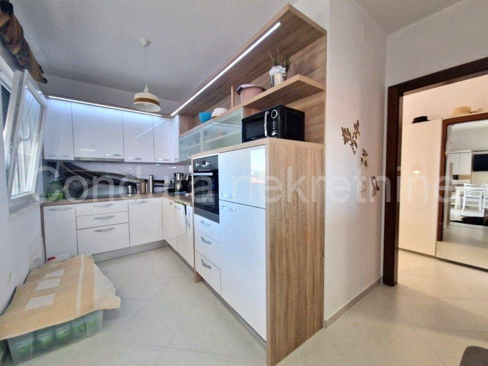 Apartman na moru, Prodaja, Vir, Vir