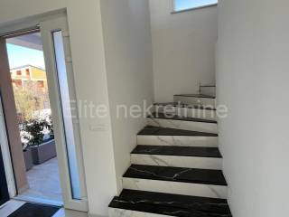 Vila, Prodaja, Krk, Kornić