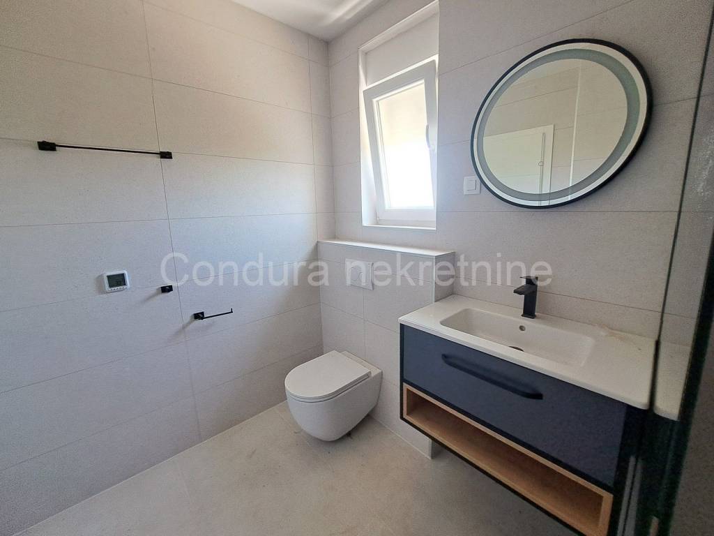 Apartman na moru, Prodaja, Privlaka, Privlaka