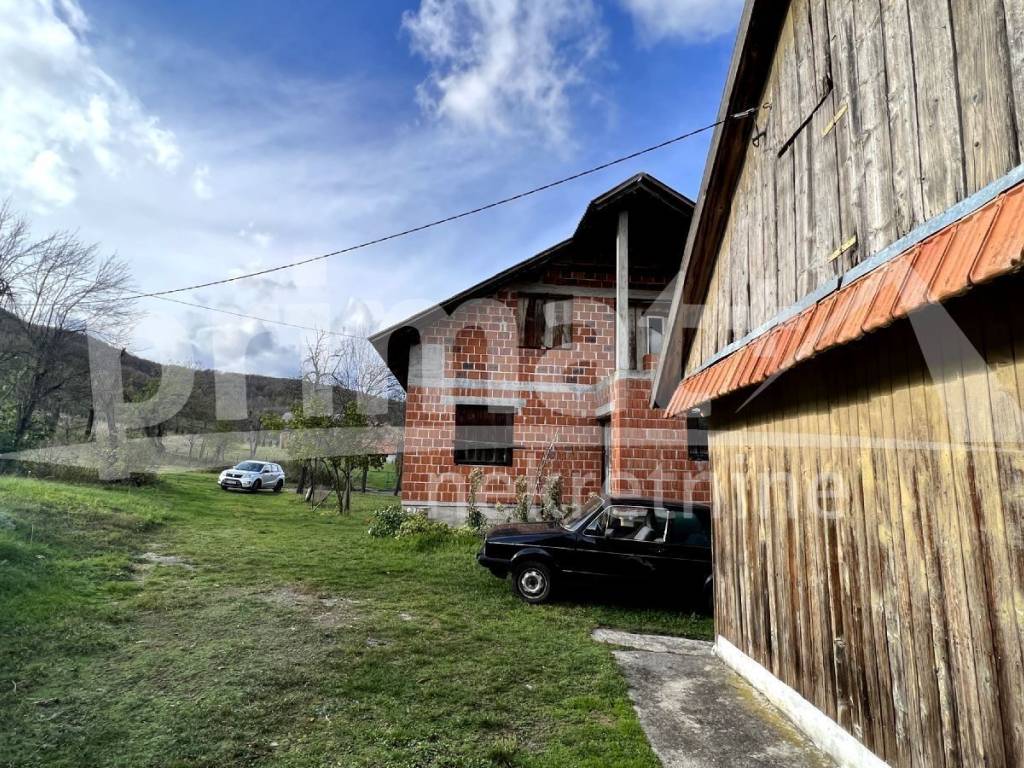 Drvena kuća, Prodaja, Plaški, Plaški