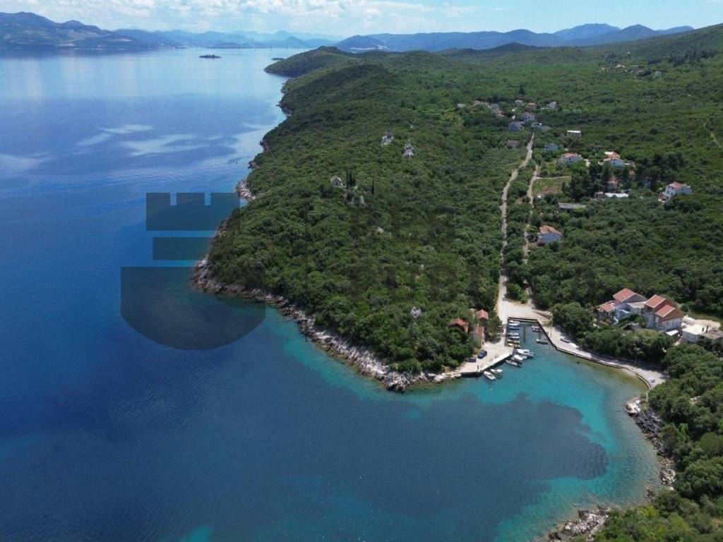 Janjina, Osobjava