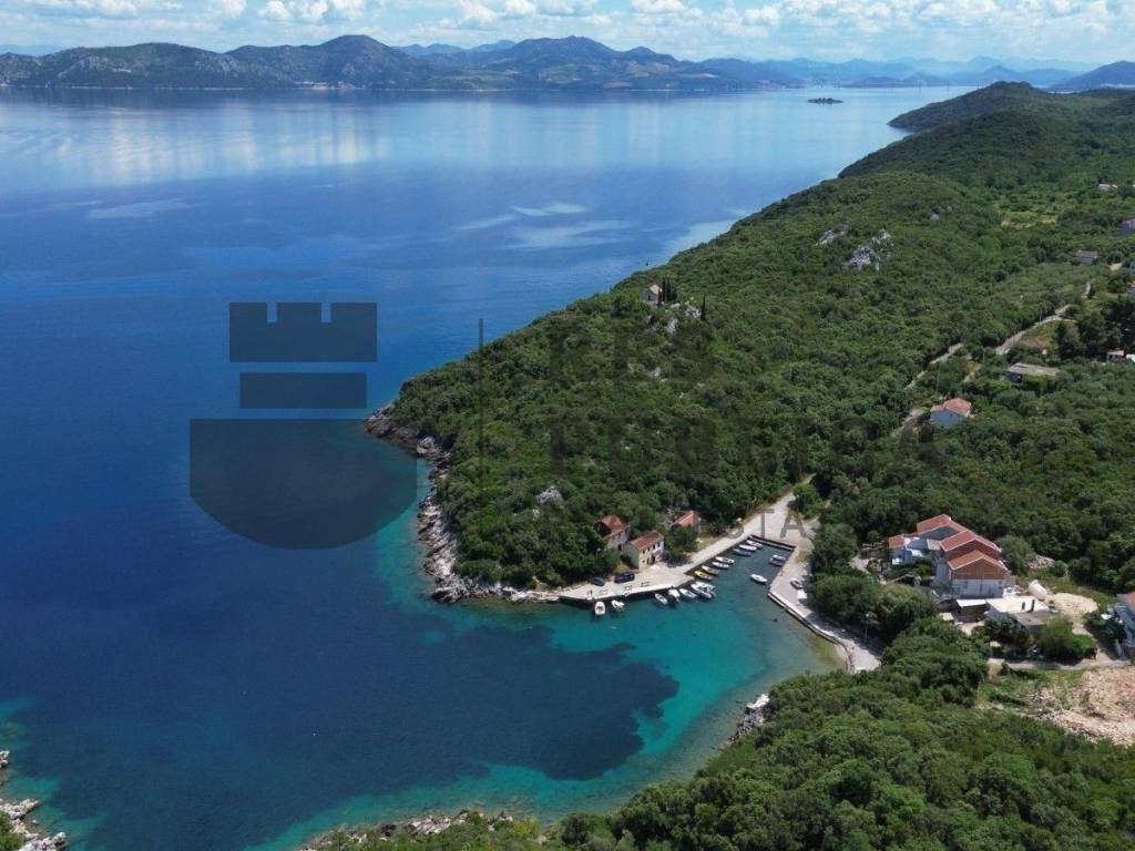 Janjina, Osobjava
