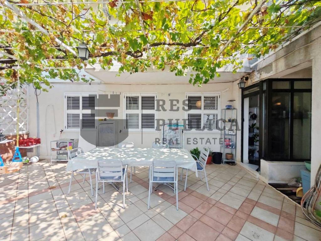 Stan u viseetaznoj kuci, Prodaja, Dubrovnik, Dubrovnik