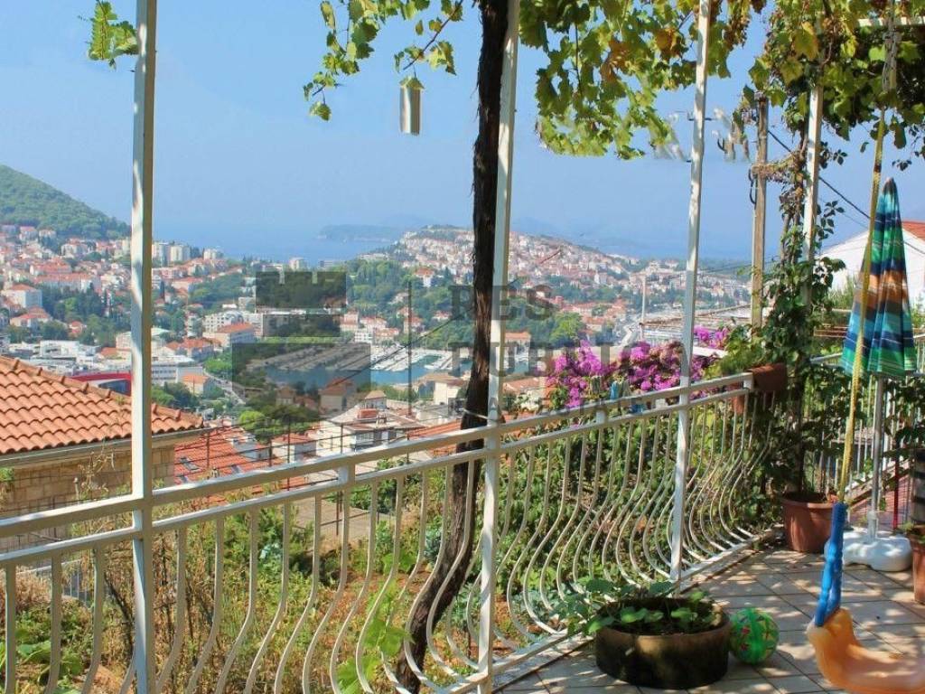 Stan u viseetaznoj kuci, Prodaja, Dubrovnik, Dubrovnik