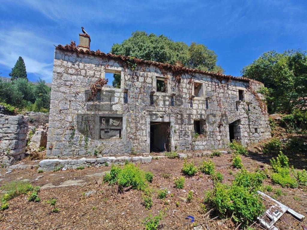 Kamena kuca, Prodaja, Zupa dubrovacka, Plat