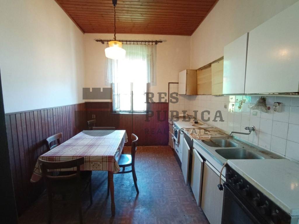 Kamena kuca, Prodaja, Janjina, Janjina