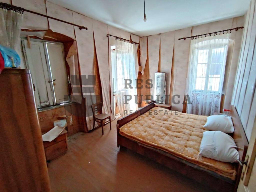 Kamena kuca, Prodaja, Janjina, Janjina