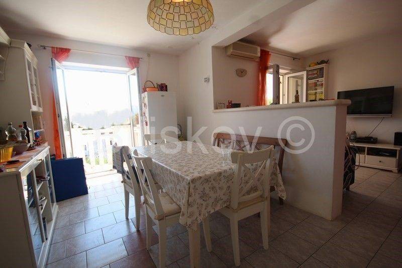 Stan u zgradi, Prodaja, Supetar, Supetar