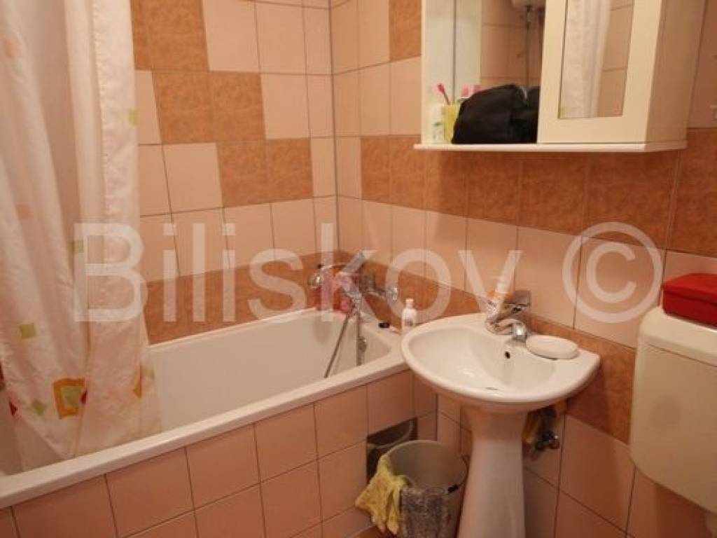 Stan u zgradi, Prodaja, Supetar, Supetar