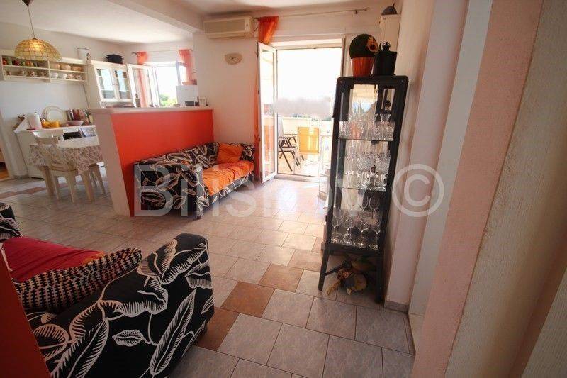 Stan u zgradi, Prodaja, Supetar, Supetar