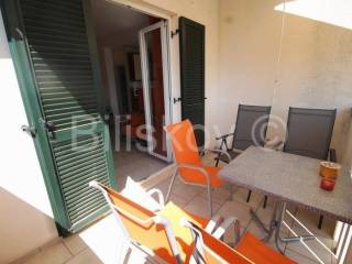 Stan u zgradi, Prodaja, Supetar, Supetar