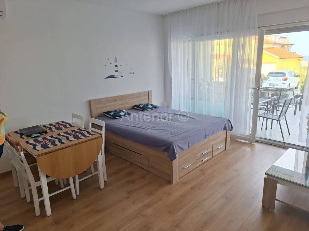 Apartman na moru, Prodaja, Vrsi, Zukve