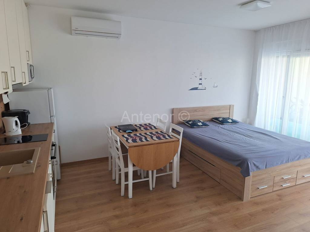 Apartman na moru, Prodaja, Vrsi, Zukve