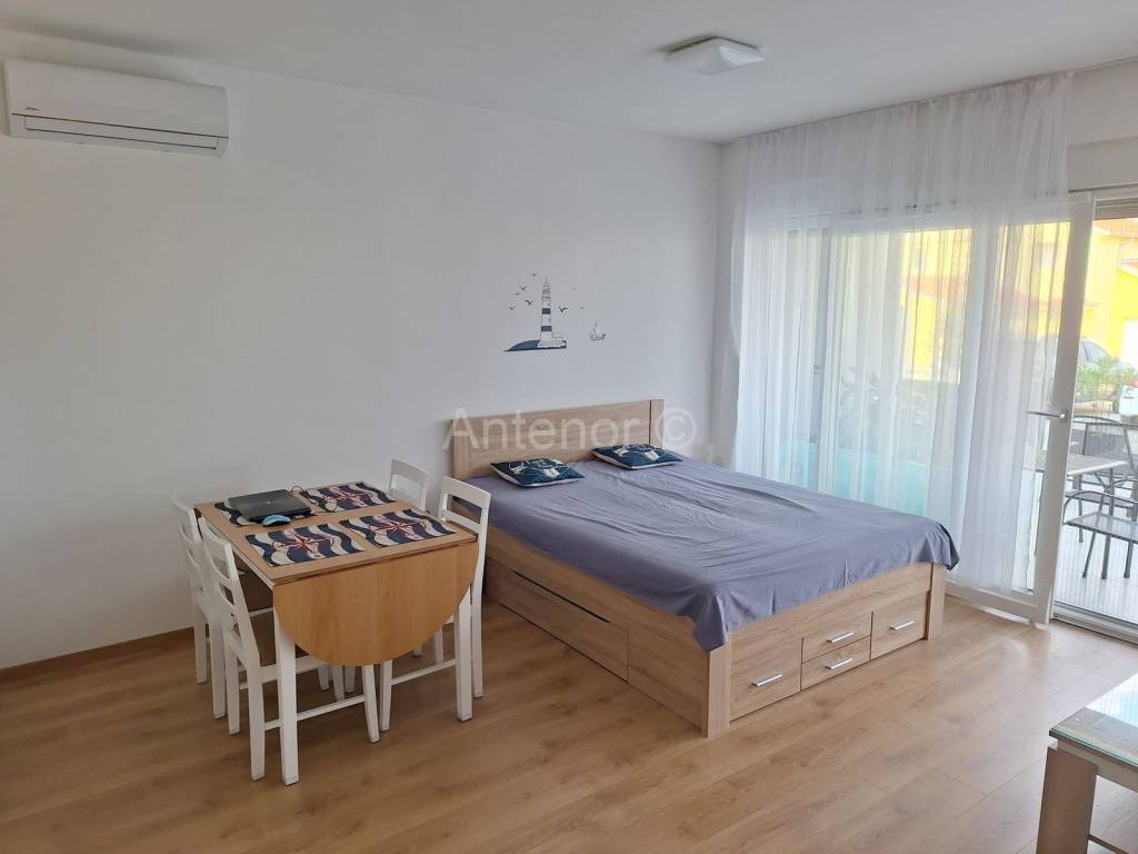 Apartman na moru, Prodaja, Vrsi, Zukve