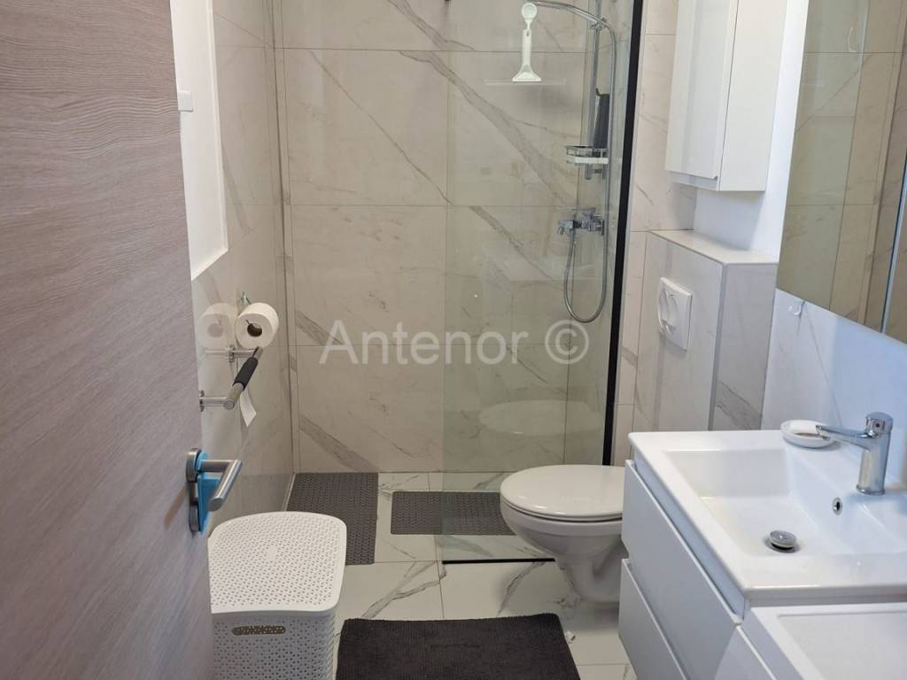 Apartman na moru, Prodaja, Vrsi, Zukve