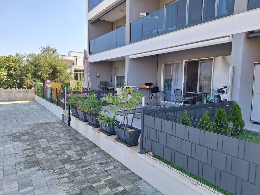 Apartman na moru, Prodaja, Vrsi, Zukve
