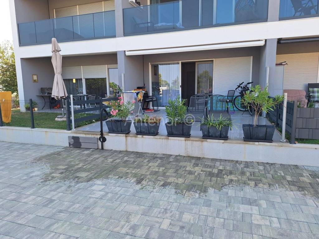 Apartman na moru, Prodaja, Vrsi, Zukve