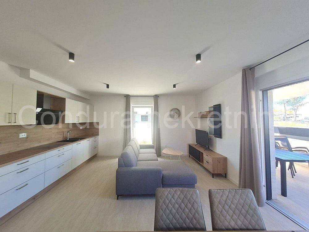 Apartman na moru, Prodaja, Vir, Vir