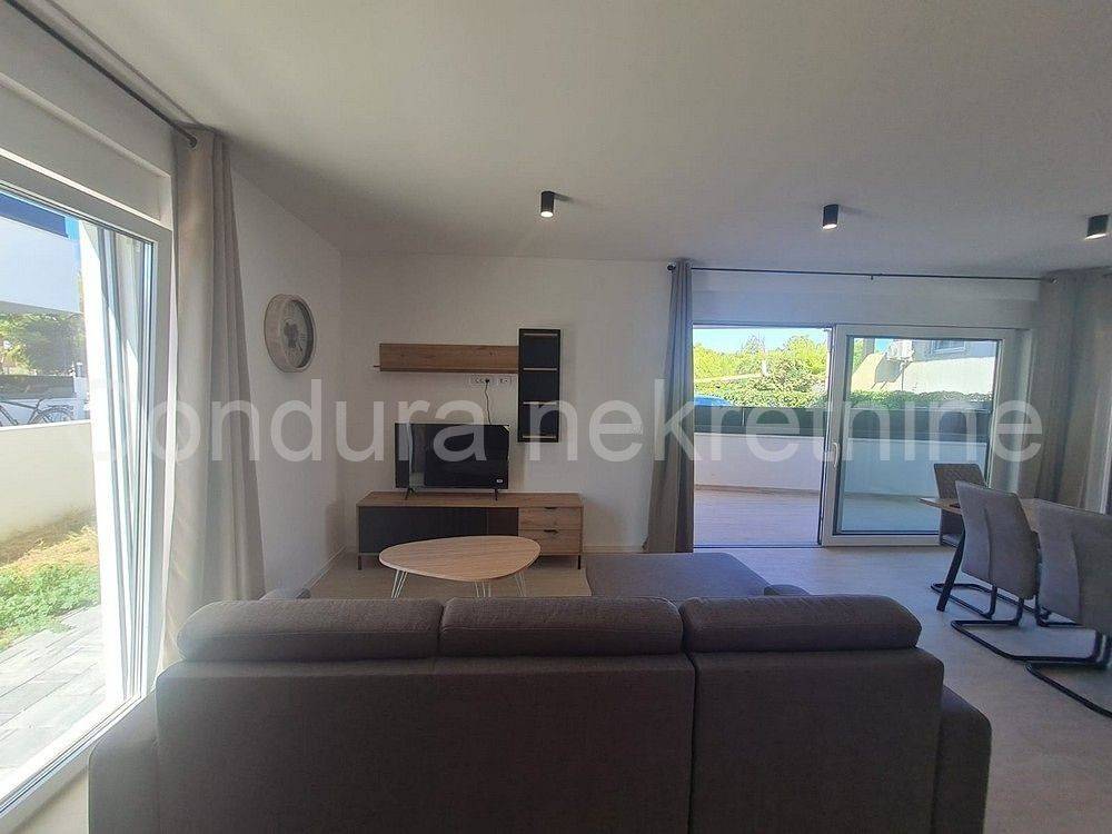 Apartman na moru, Prodaja, Vir, Vir