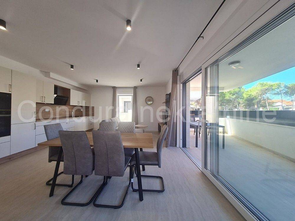 Apartman na moru, Prodaja, Vir, Vir
