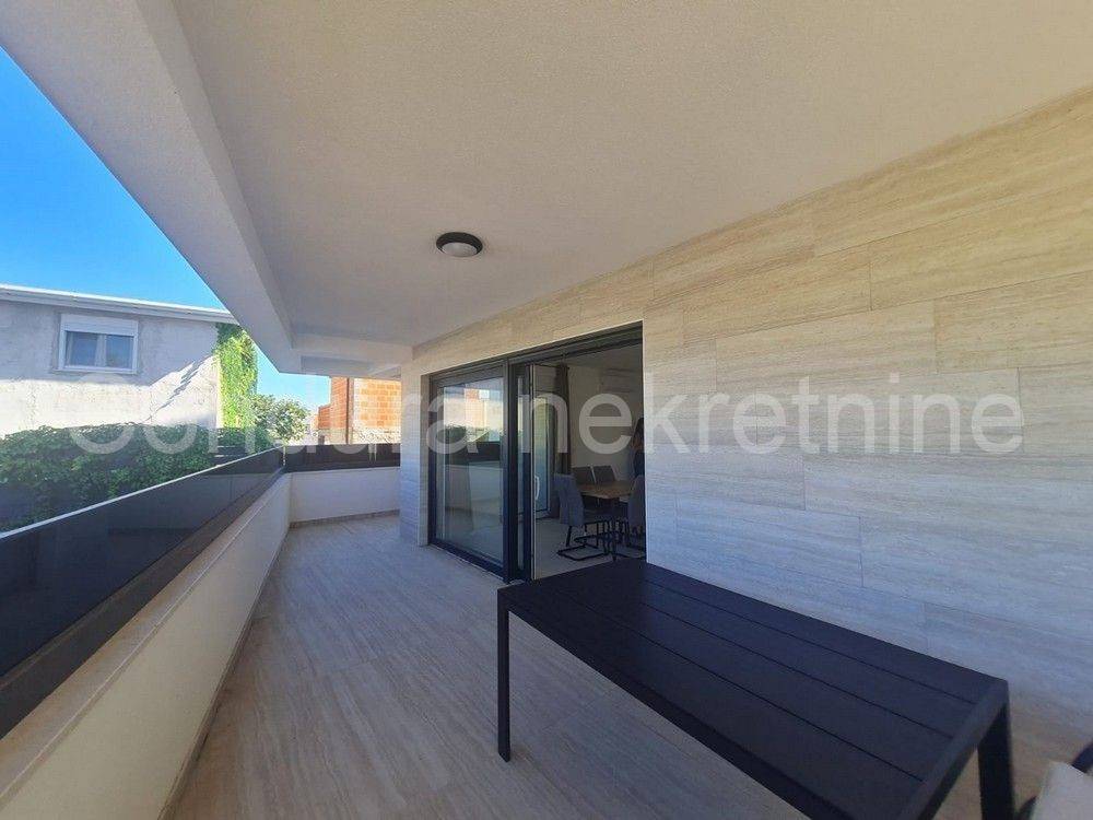 Apartman na moru, Prodaja, Vir, Vir