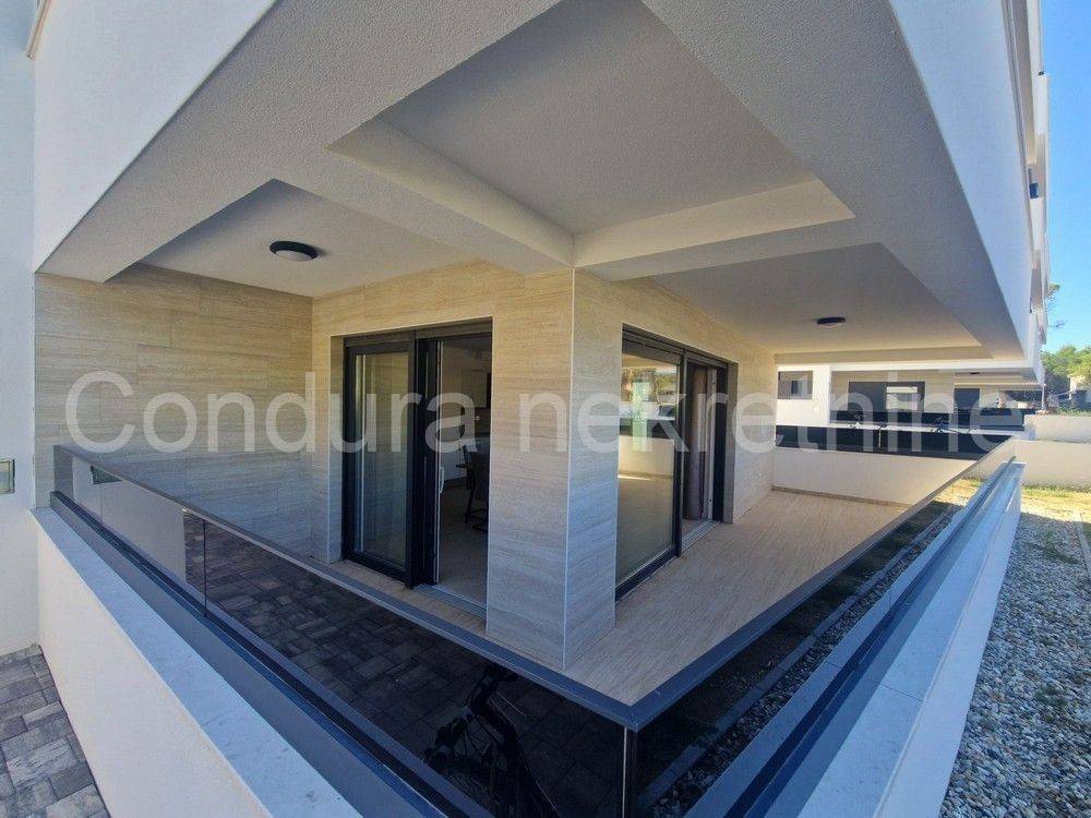 Apartman na moru, Prodaja, Vir, Vir