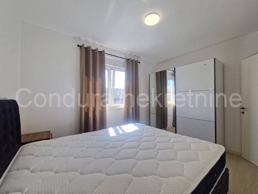 Apartman na moru, Prodaja, Vir, Vir