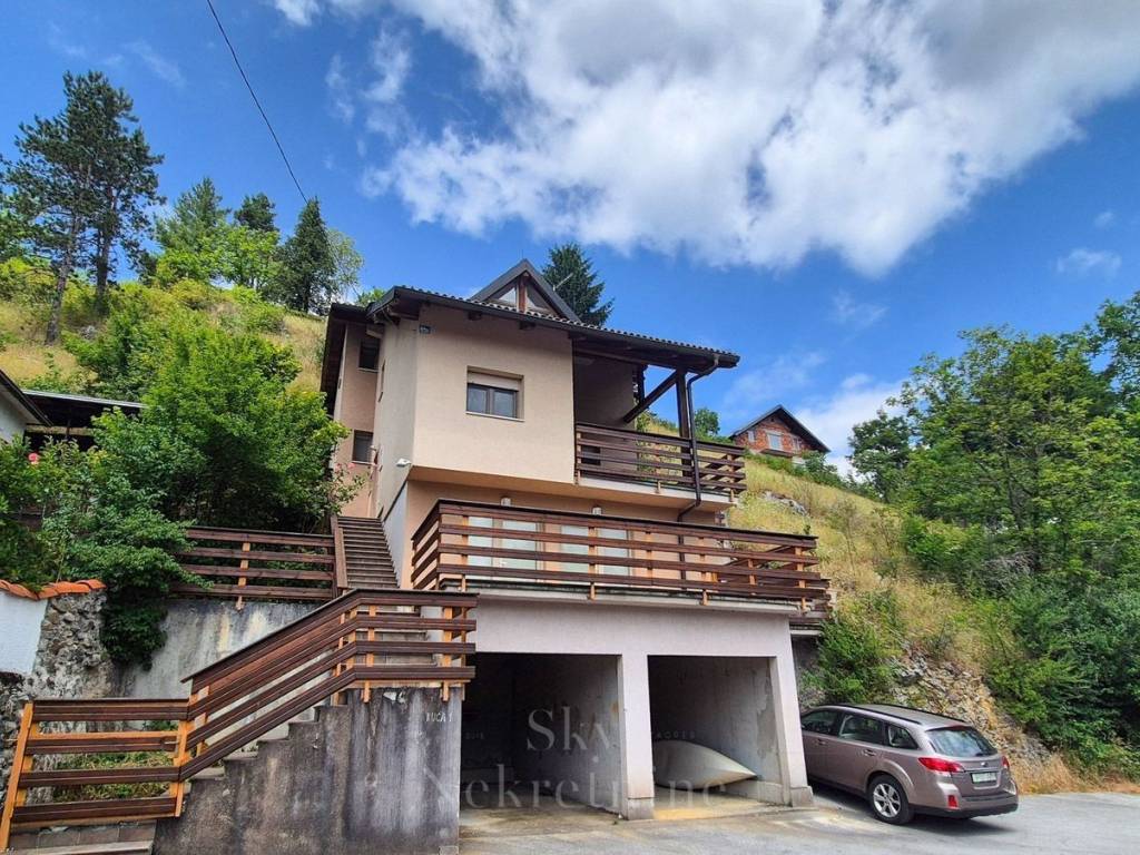 Samostojeća kuća, Prodaja, Duga resa, Zvečaj