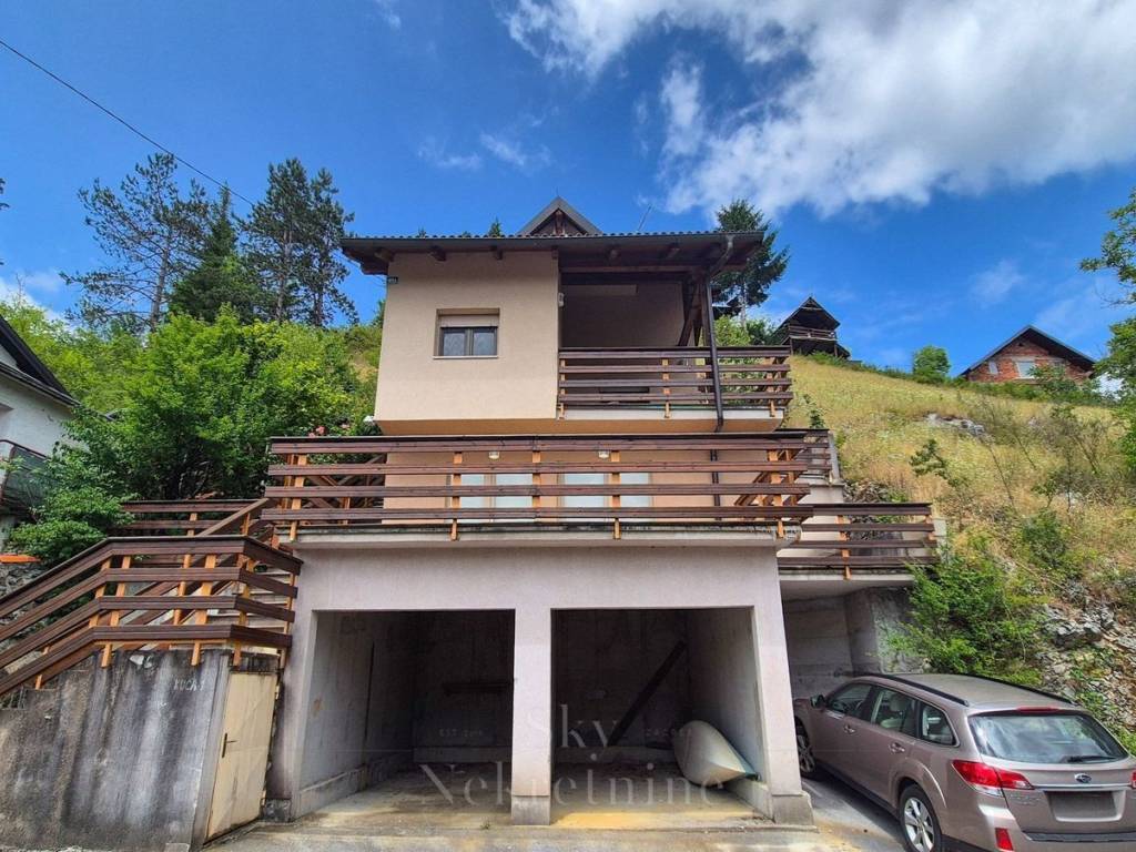 Samostojeća kuća, Prodaja, Duga resa, Zvečaj