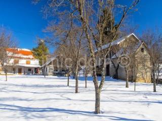 Samostojeća kuća, Prodaja, Donji Lapac, Gajine