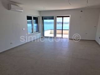 Apartman na moru, Prodaja, Murter, Murter