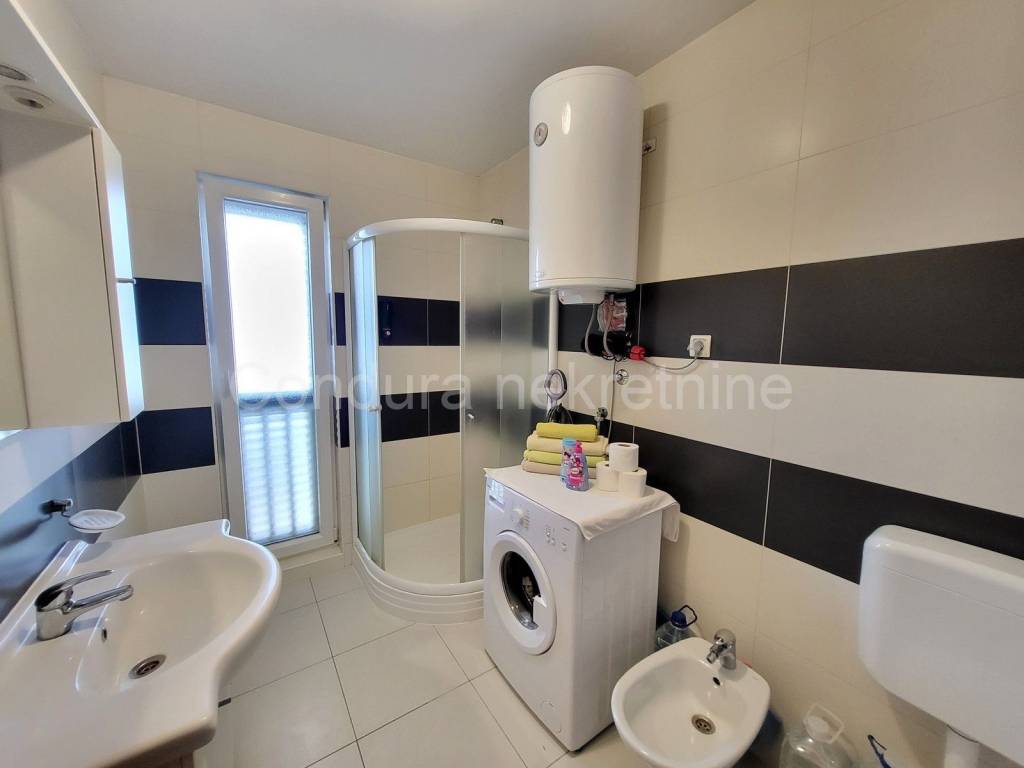 Apartman na moru, Prodaja, Nin, Nin