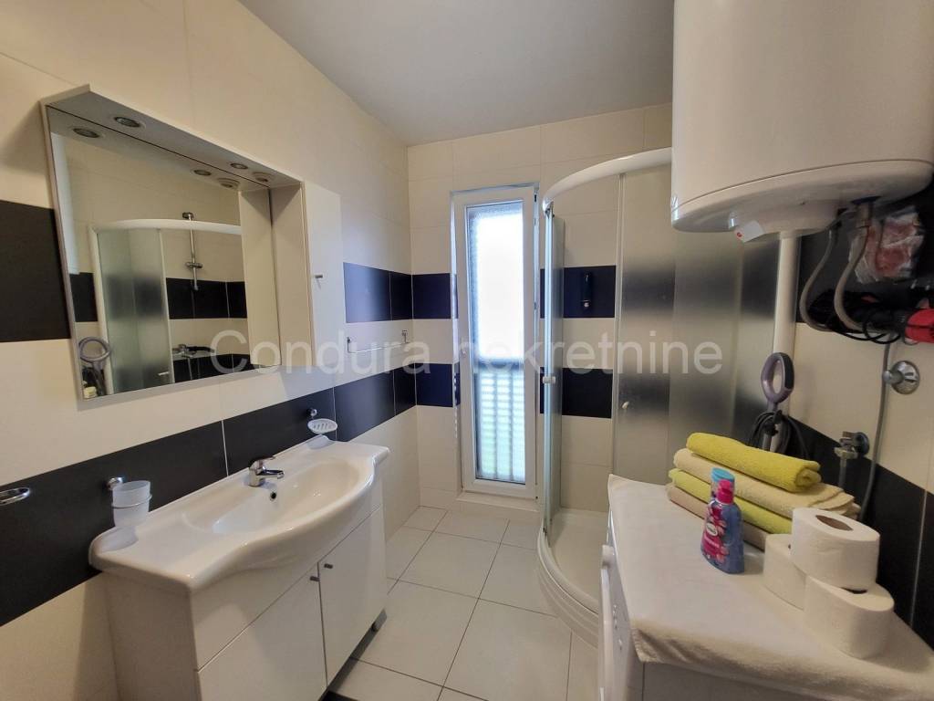 Apartman na moru, Prodaja, Nin, Nin