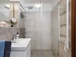 Stan u zgradi, Najam, Split, Split