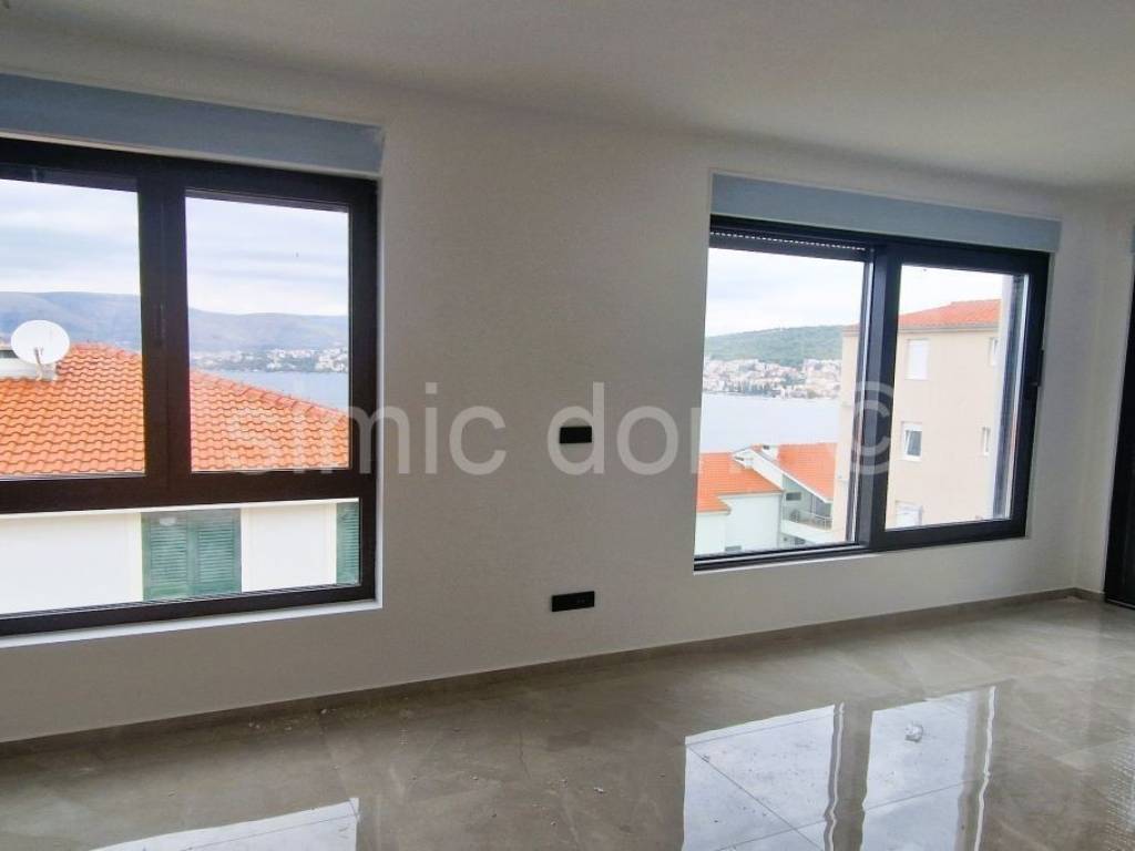 Apartman na moru, Prodaja, Okrug, Okrug Gornji