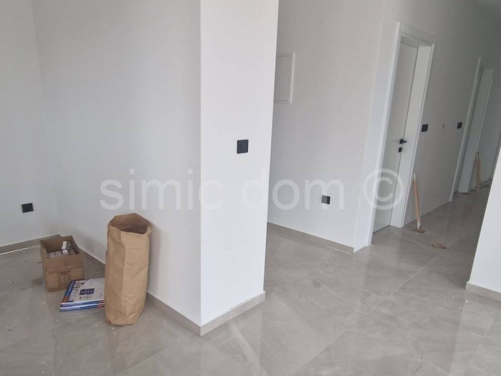 Apartman na moru, Prodaja, Okrug, Okrug Gornji